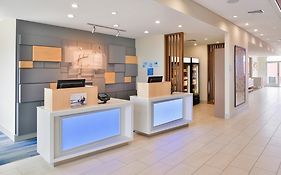 Holiday Inn Express & Suites Madison By Ihg